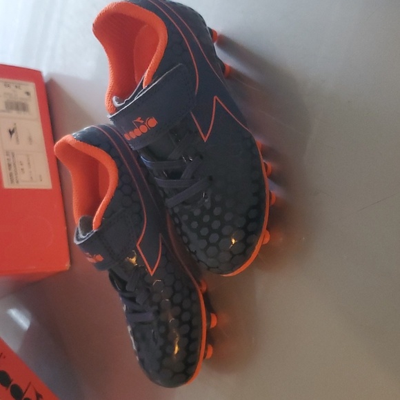 Diadora Primo 8T Velcro Soccer Cleats - Brand New - Picture 2 of 5